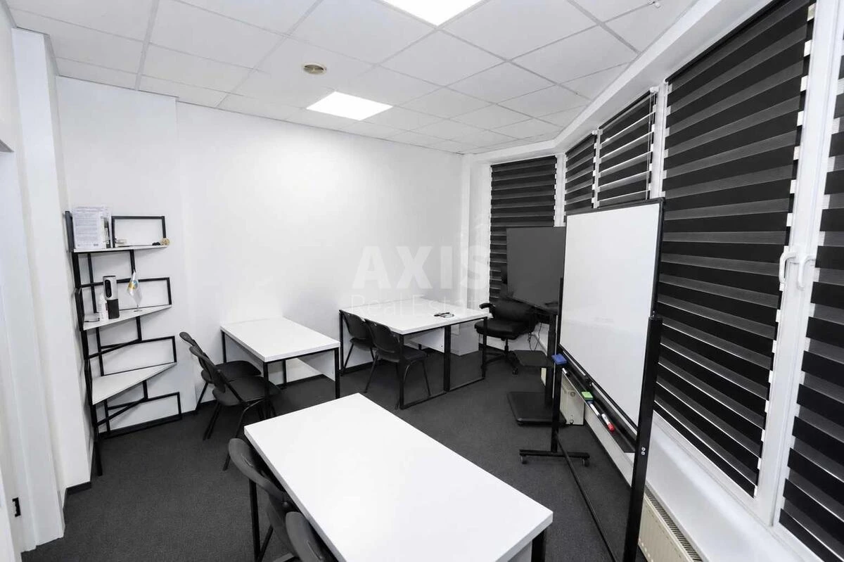 Office vul. Jevgena Konoval'cja 32А, 180m2719865
