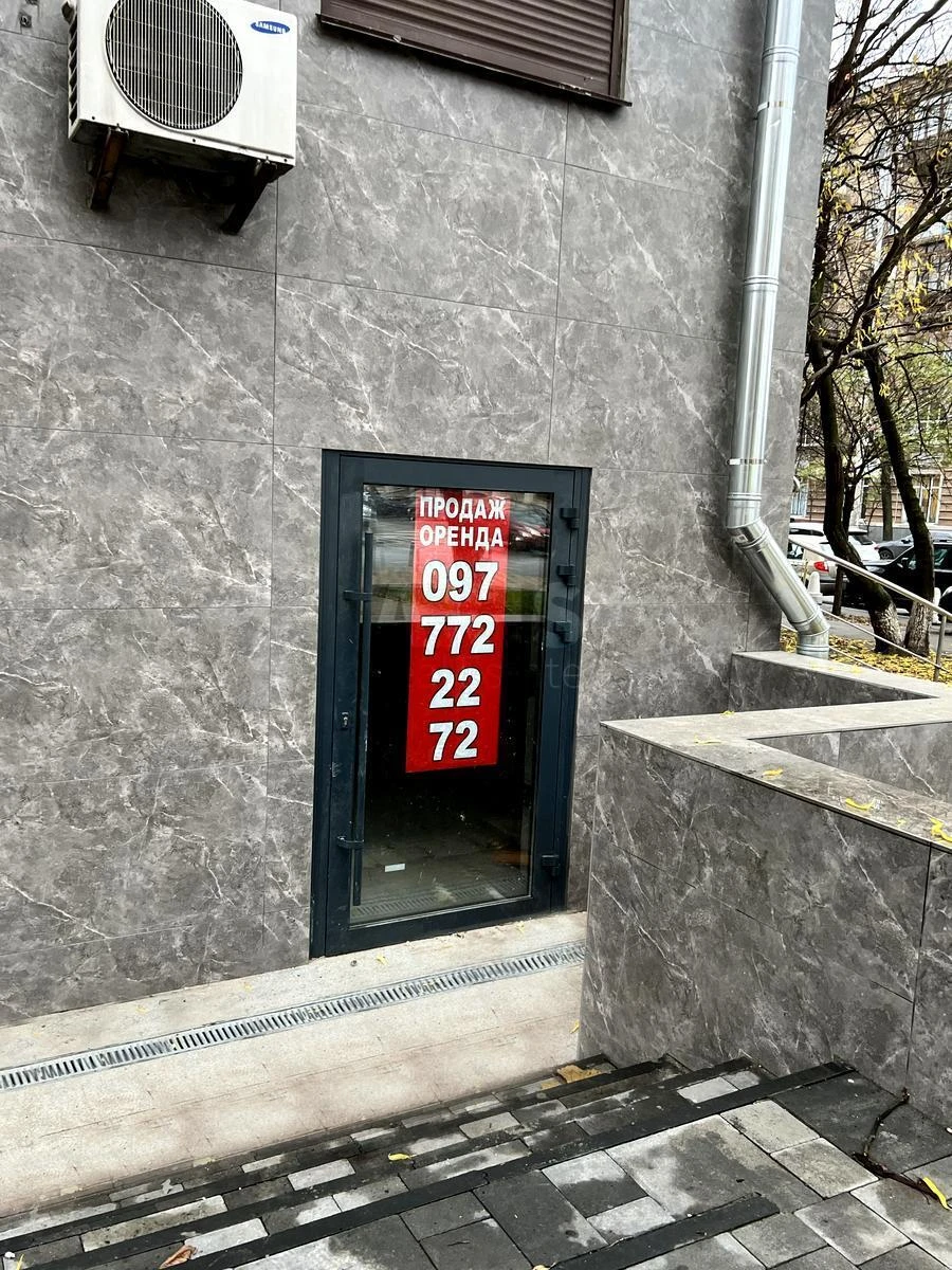 Объект торговли ул. Скоропадского Павла 51/102, 13м2625120
