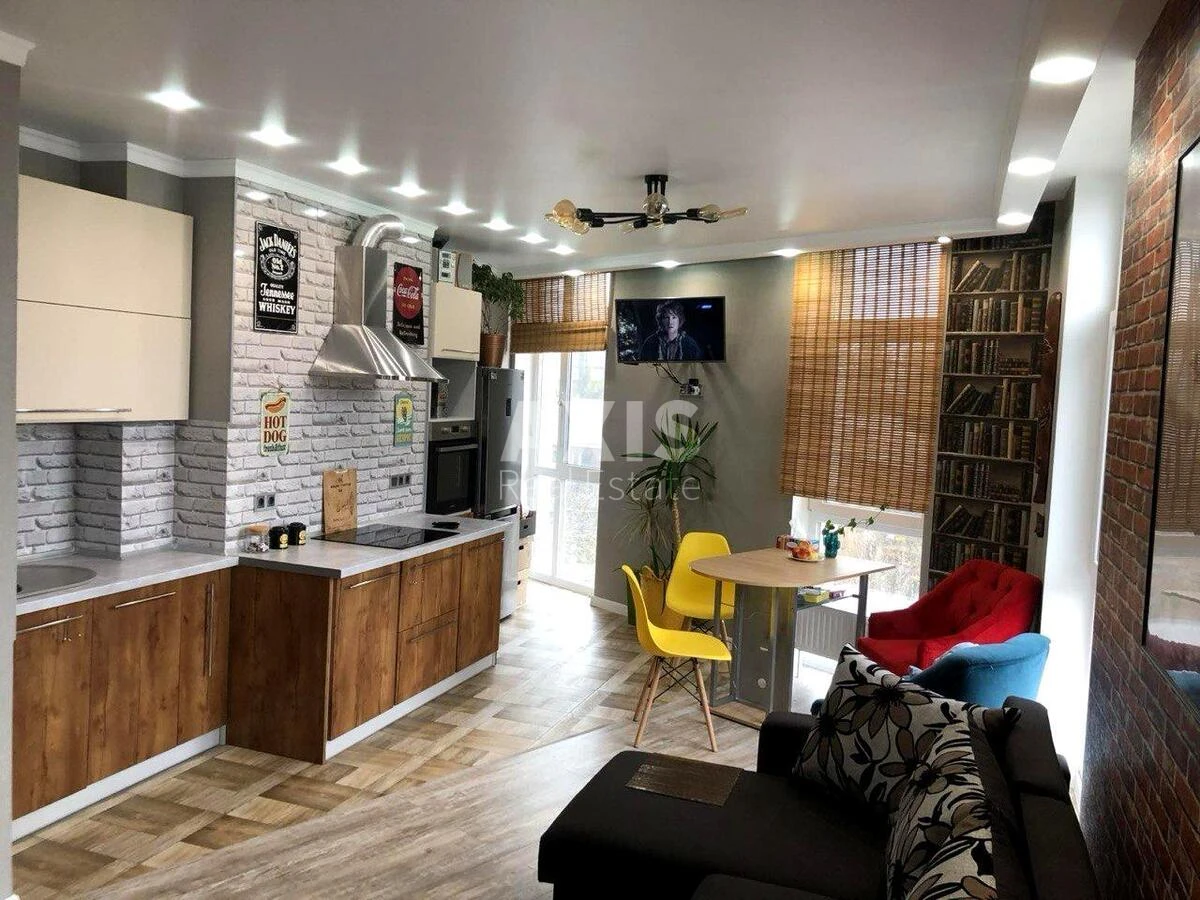 1k apartment vul. Rostyslavska 5B665770