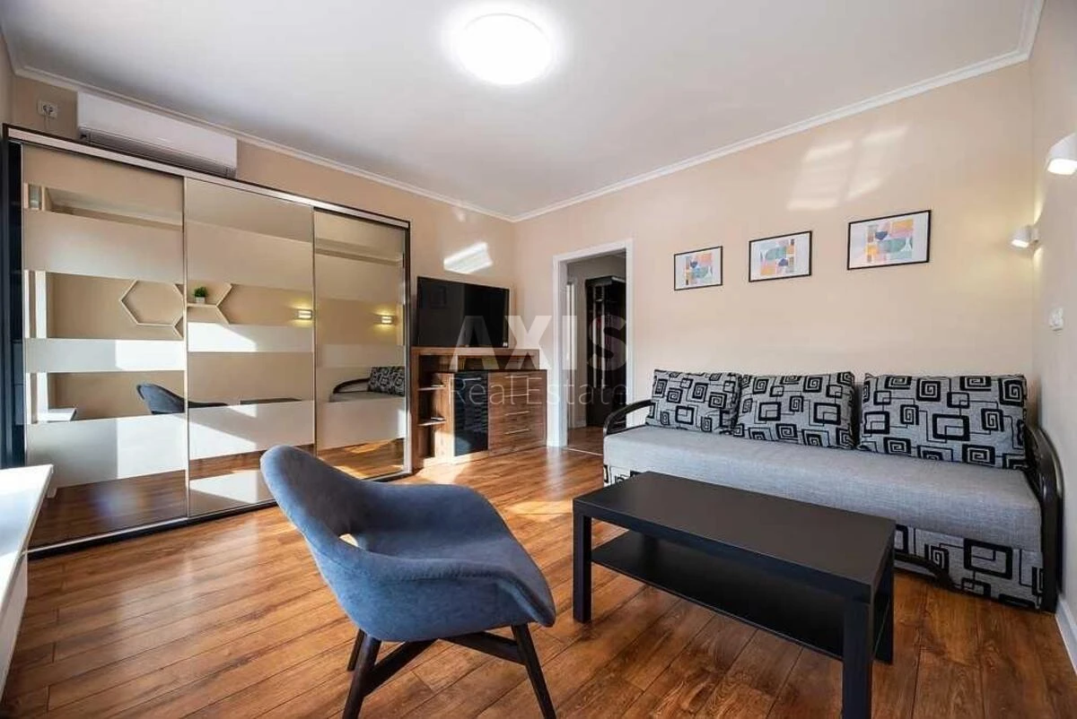 1k apartment pr-t Berestejskij 67539252