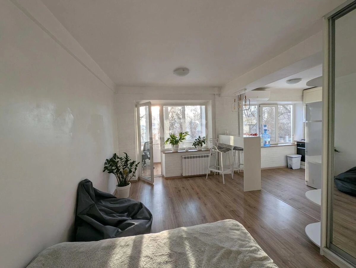 1k apartment vul. Solom'jans'ka 28702010