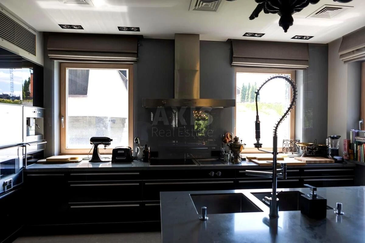 House vul. Radchenka Petra, 397m2, Kyiv city6549215