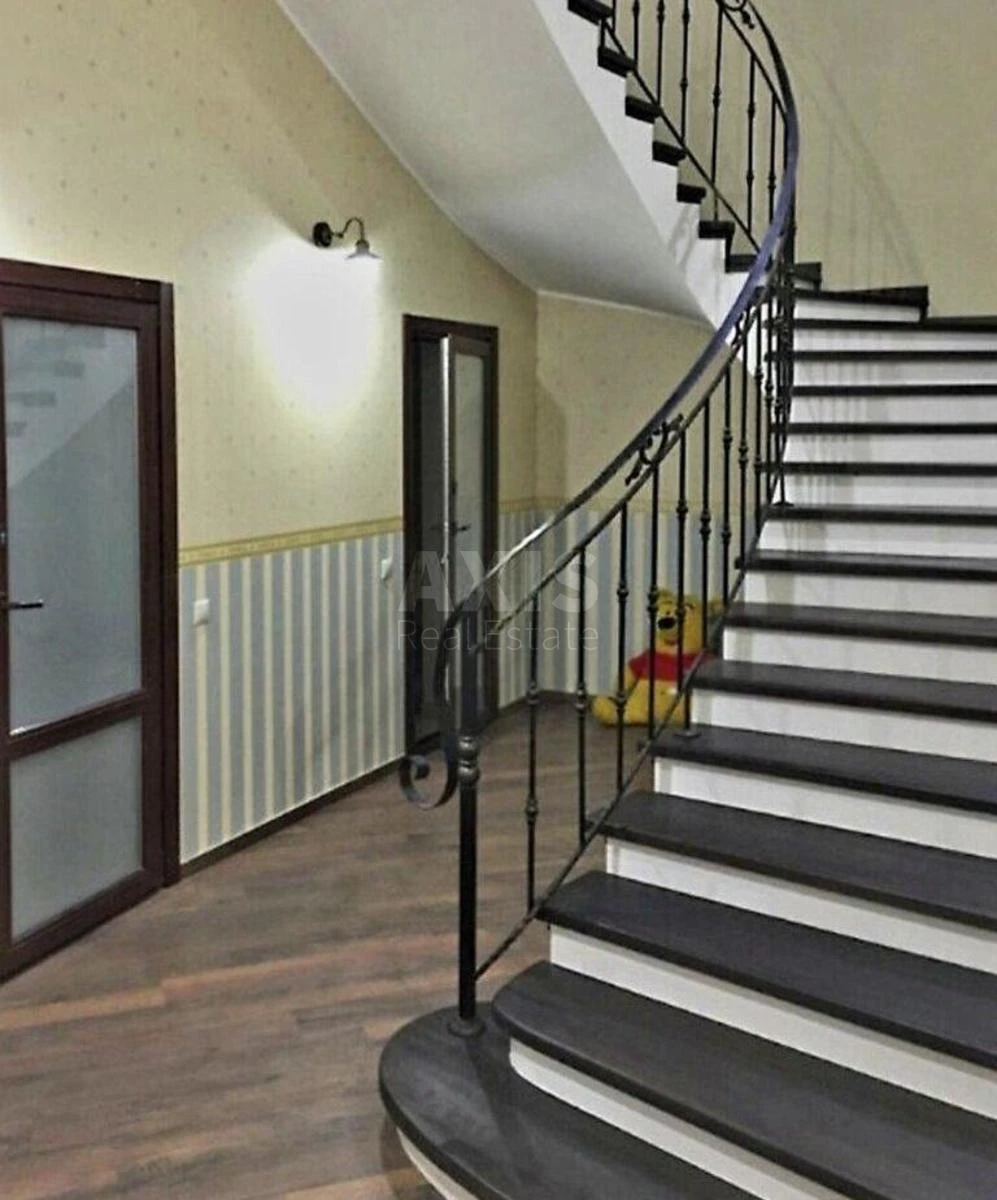 Дoм ул. Франко Ивана, 1000м2, город Киев345454