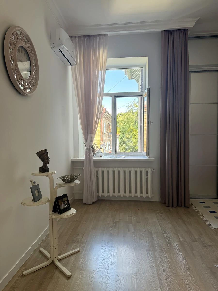 4k apartment vul. Kost'ol'na 156544916