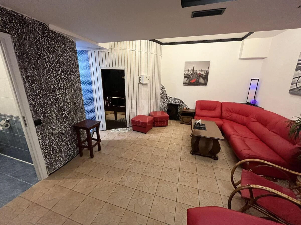 Объект торговли ул. Окипной Раисы 4А, 162м2672503