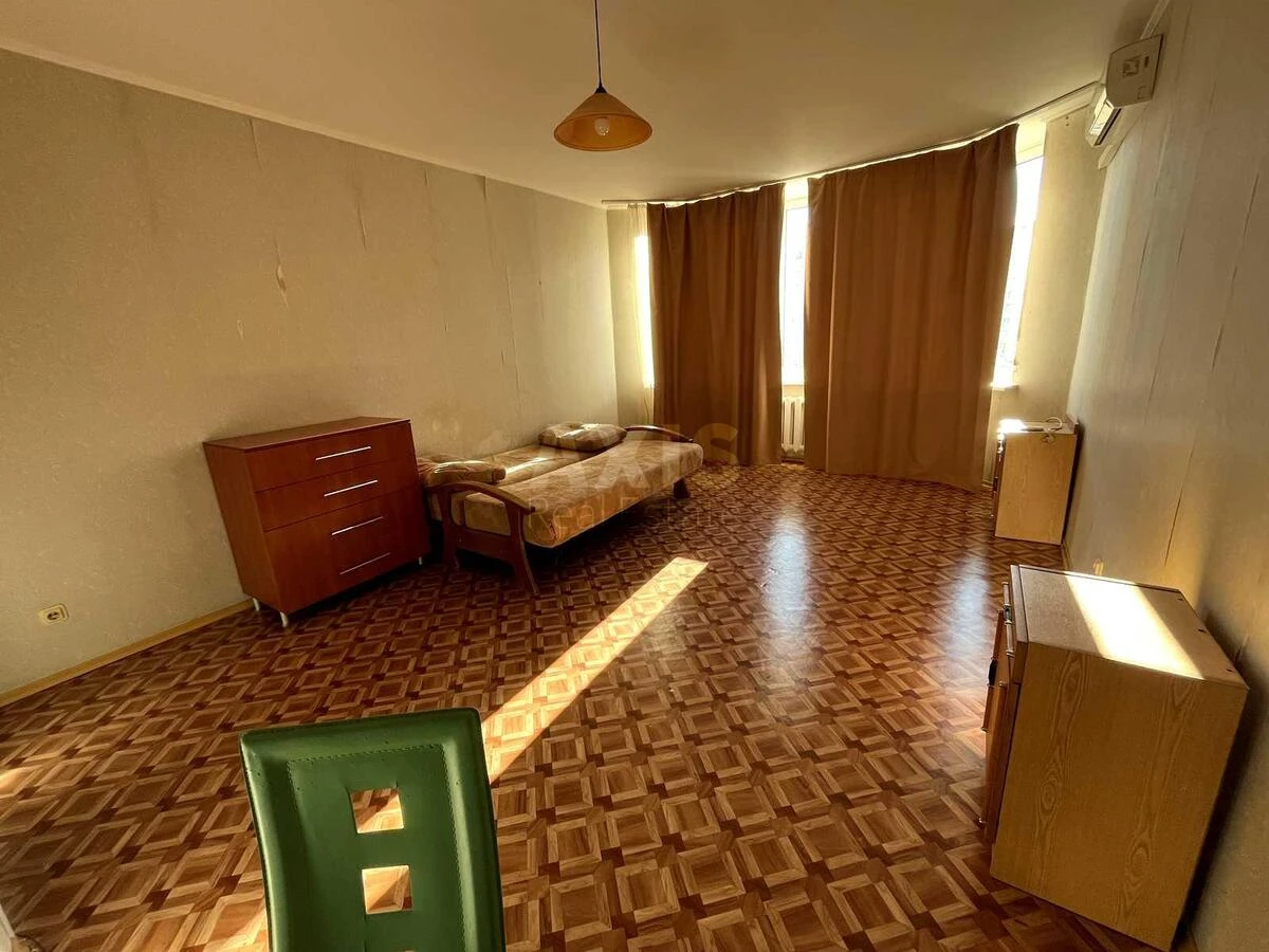 1k apartment vul. Ahmatovoi' Anny 35А704324