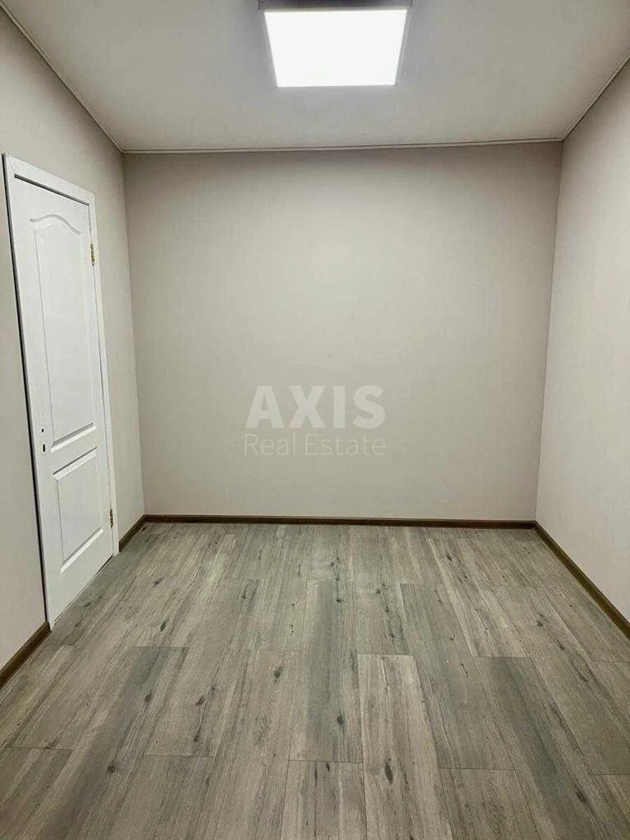 Office pl. Kosmonavtiv 4, 3000m26946112