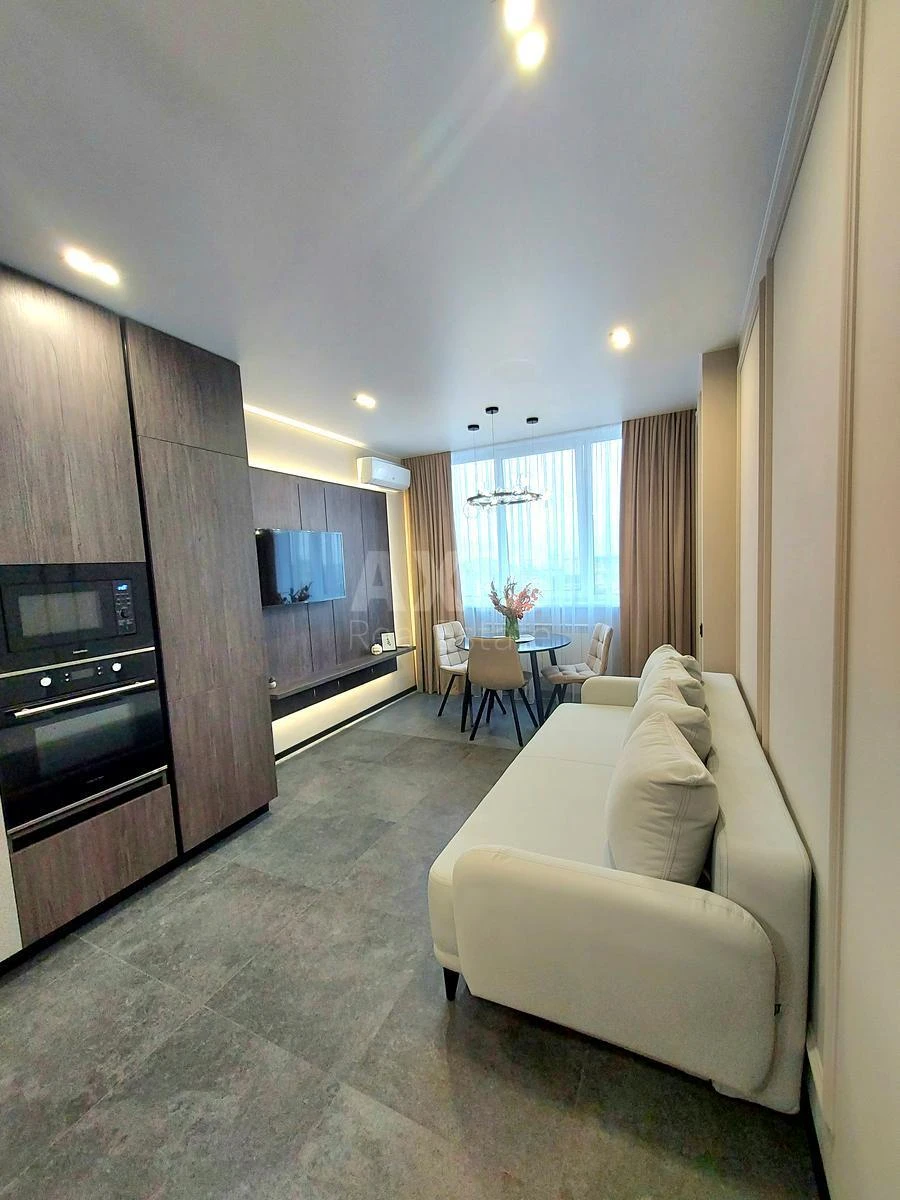 1k apartment vul. Sverstjuka Jevgena 6Е67771