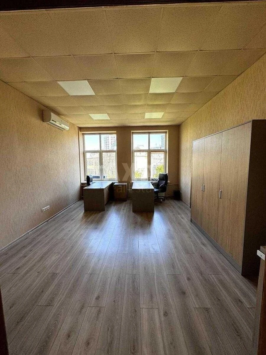 Офис ул. Александра Конисского 82, 280м2700675