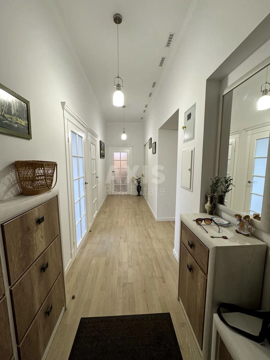 4k apartment vul. Kost'ol'na 156544917