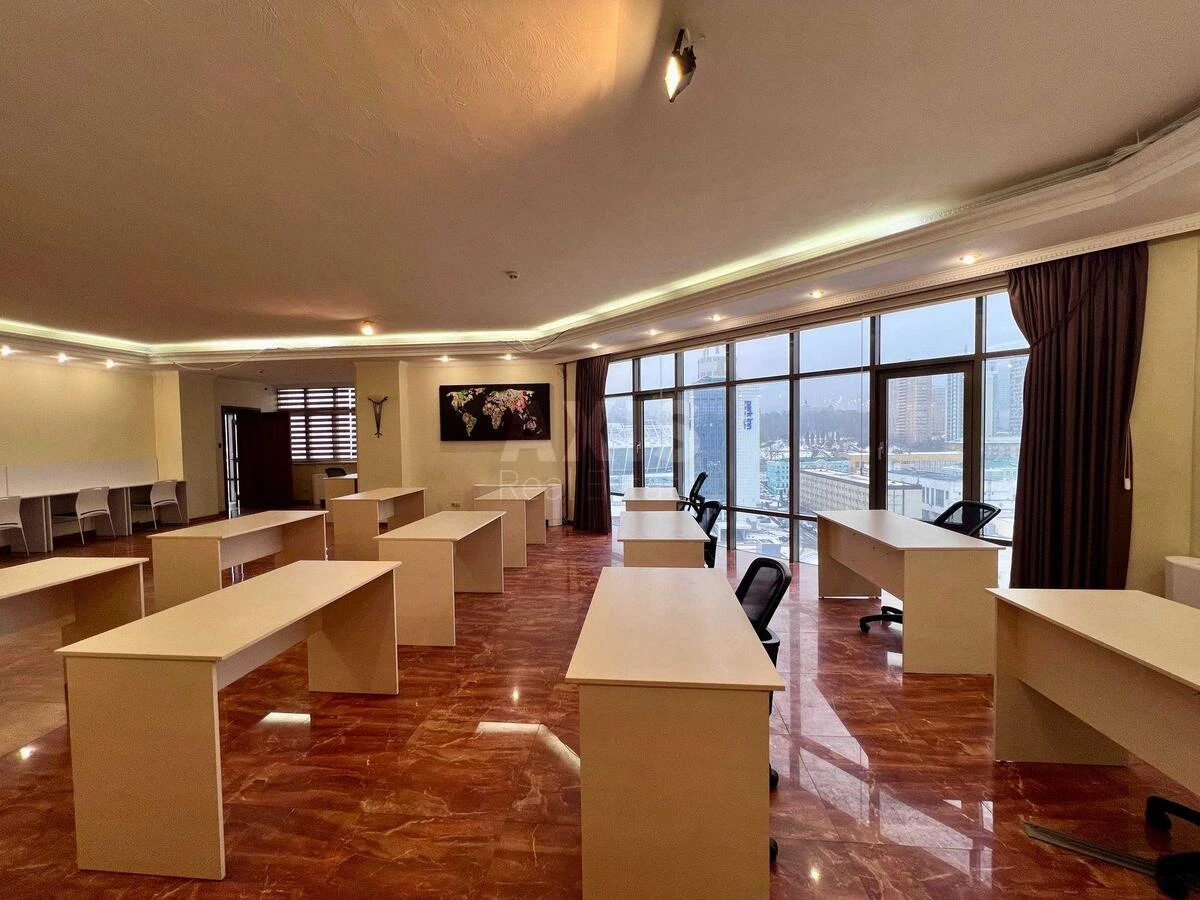 Office vul. Velyka Vasyl'kivs'ka 72, 194m2661665