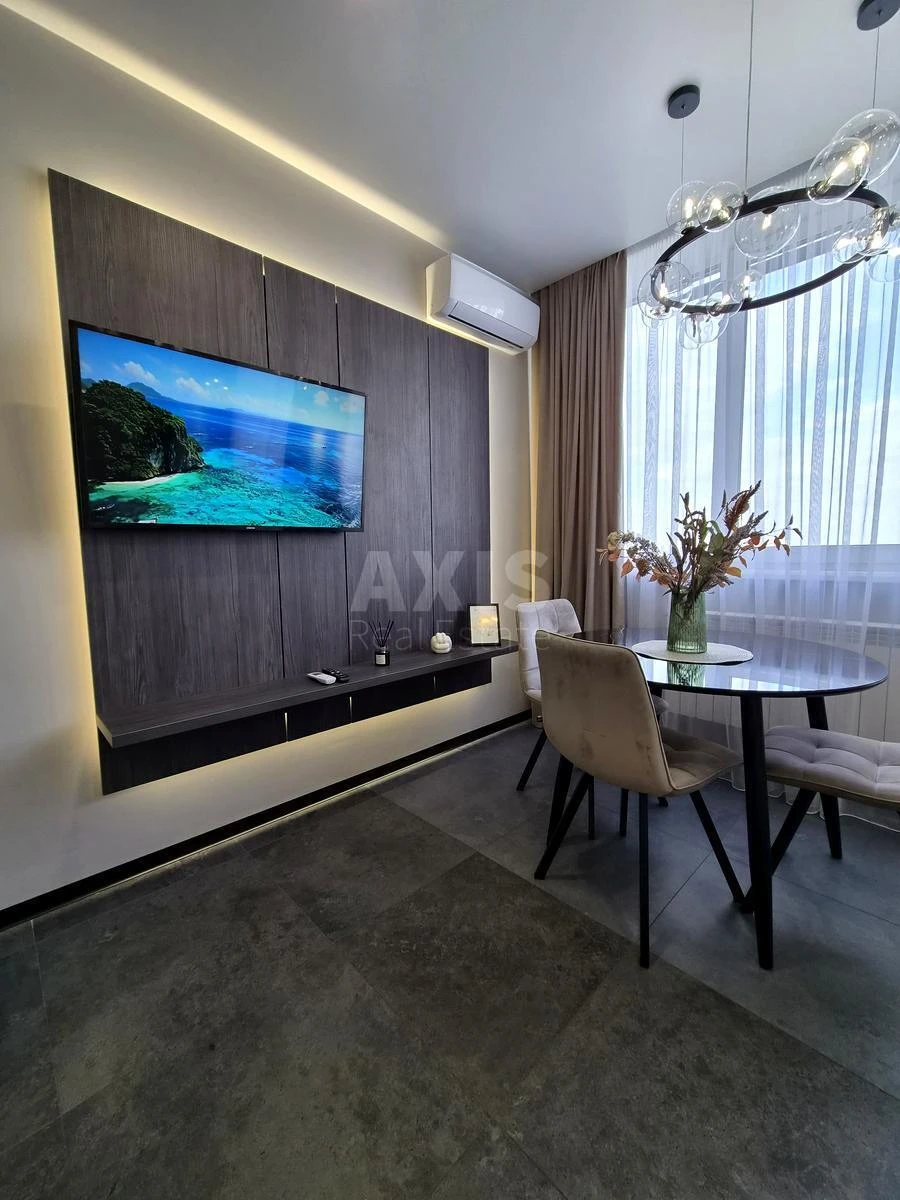 1k apartment vul. Sverstjuka Jevgena 6Е677710