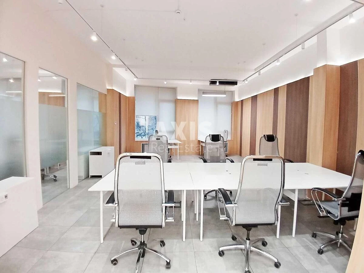 Office vul. Sichovyh Stril'civ 44A, 250m262285