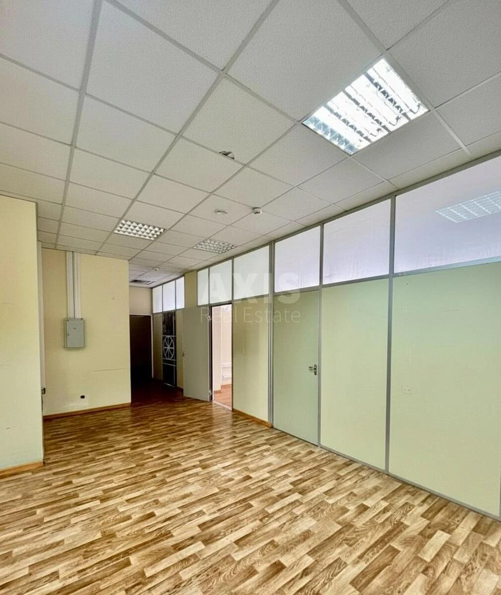 Office vul. Lypkivs'kogo Vasylja Mytropolyta 45, 486m2624241