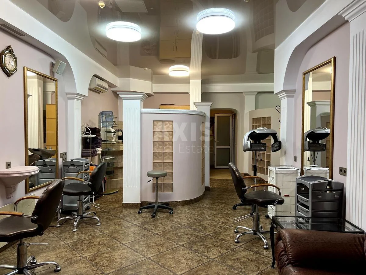 Trade object vul. Lebedjeva-Kumacha 5, 80m2