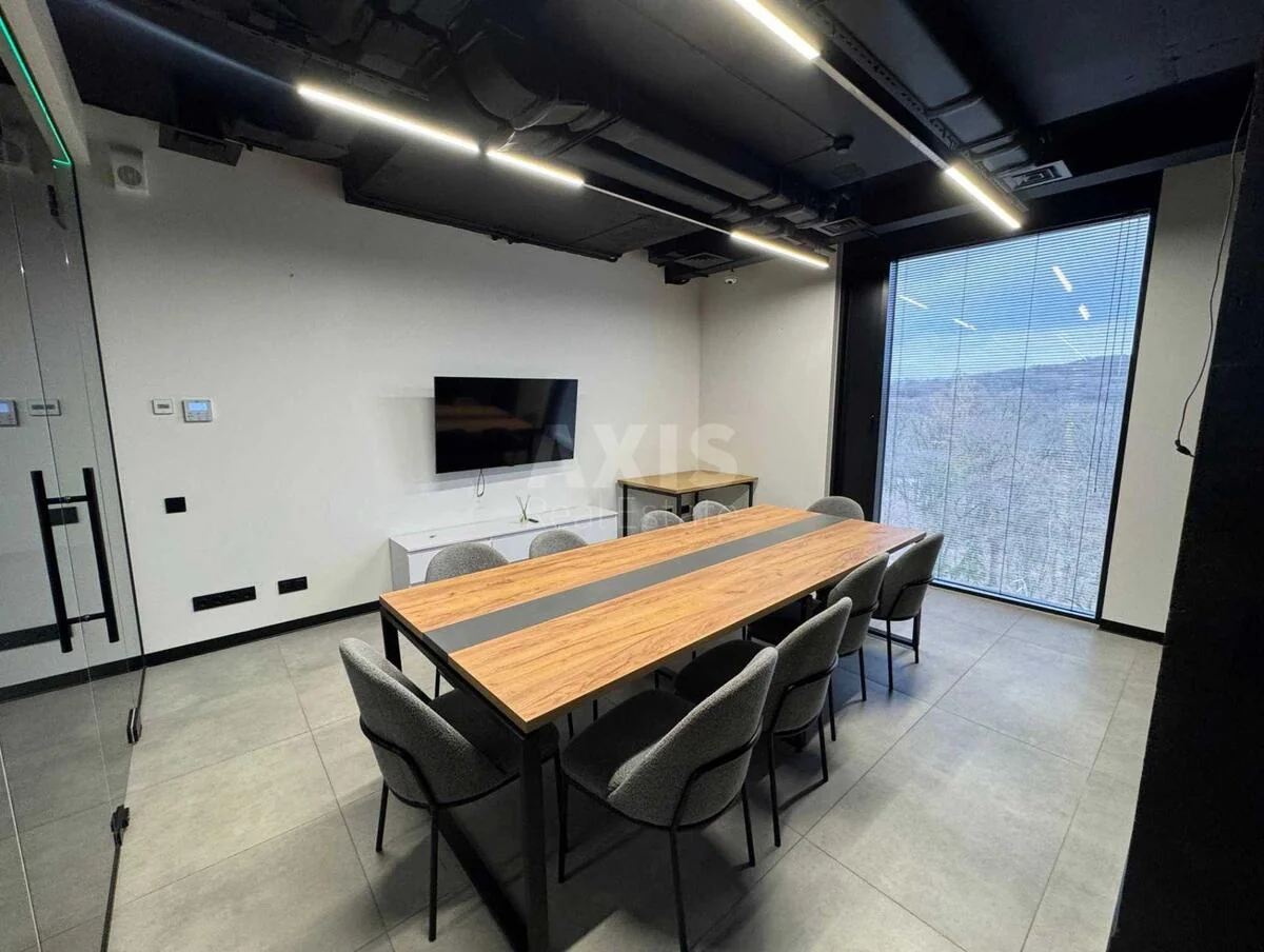 Office vul. Krasylivs'ka 6, 417m2