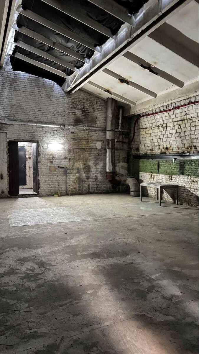 Trade object vul. Sosninyh Sim'i' 9, 194m2675294