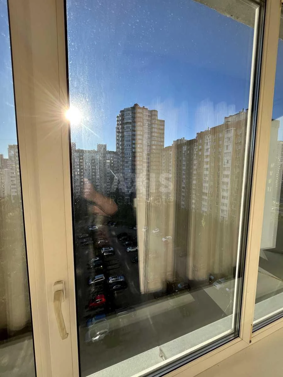 1k apartment vul. Ahmatovoi' Anny 35А704326