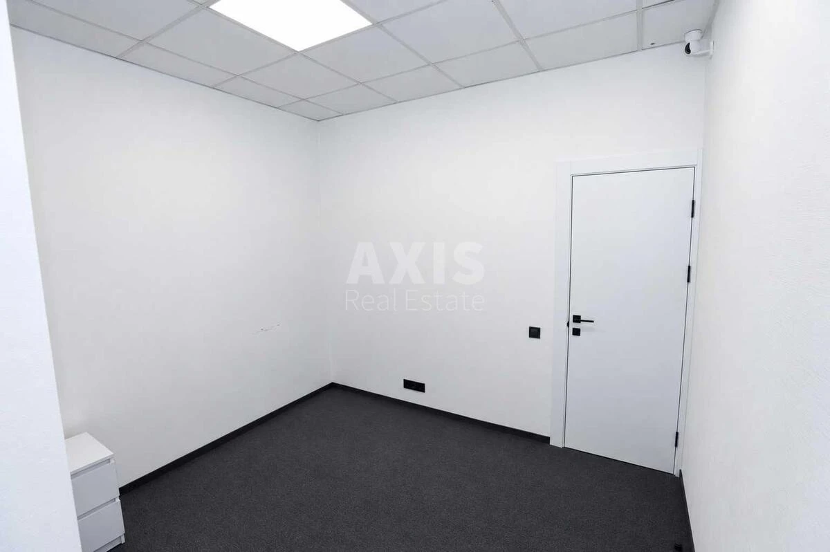 Office vul. Jevgena Konoval'cja 32А, 180m2719869