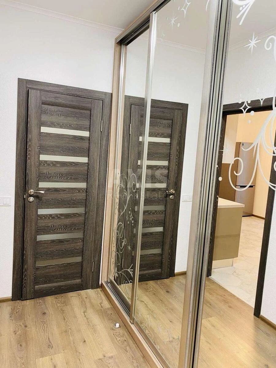 2k apartment pr-t Berestejskij 676782913