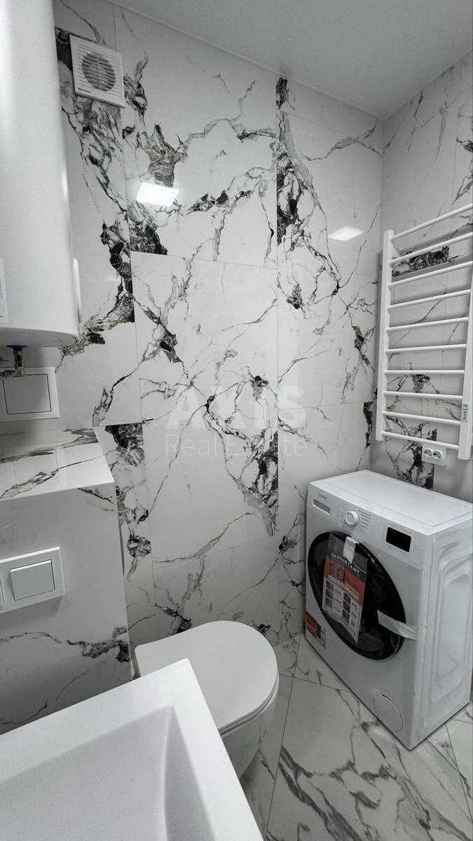 2к квартира ул. Булаховского Академика 2Б678228