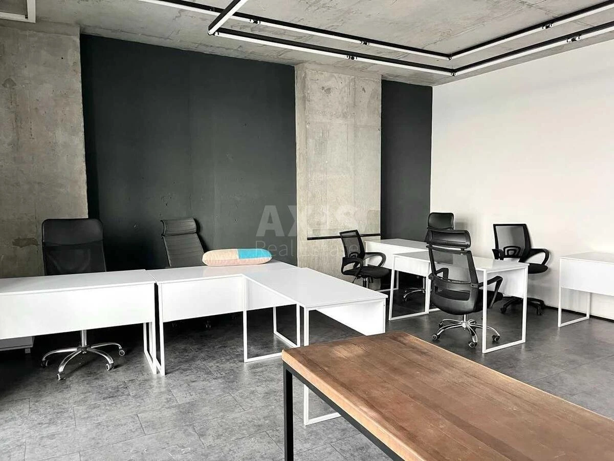 Office vul. Jevgena Konoval'cja 26, 327m2656286