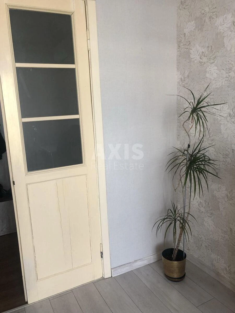 2k apartment pr-t Berestejskij 60716256