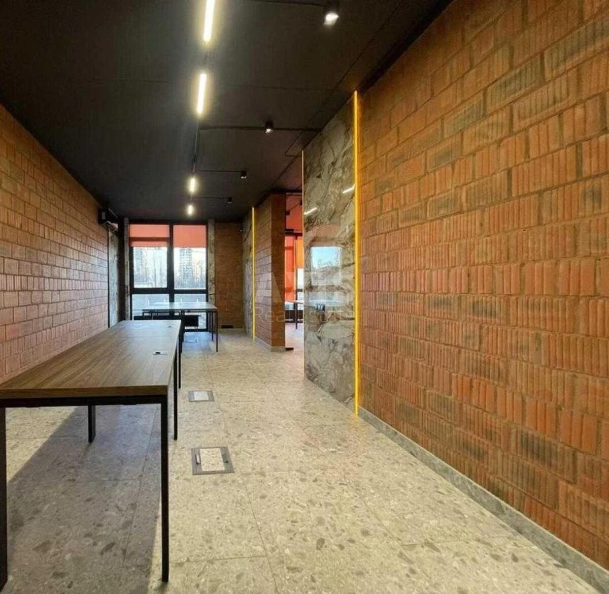 Office vul. Kudri Ivana 1, 300m2706335