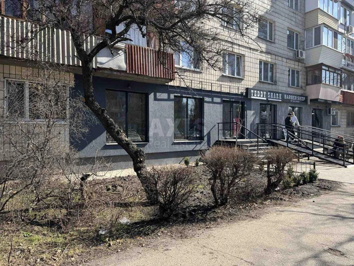 Объект торговли бул. Игоря Шамо 4, 45м2675395