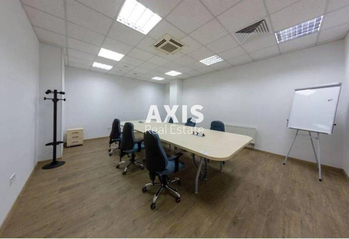 Office vul. Pol'ova 24Д, 750m2473440