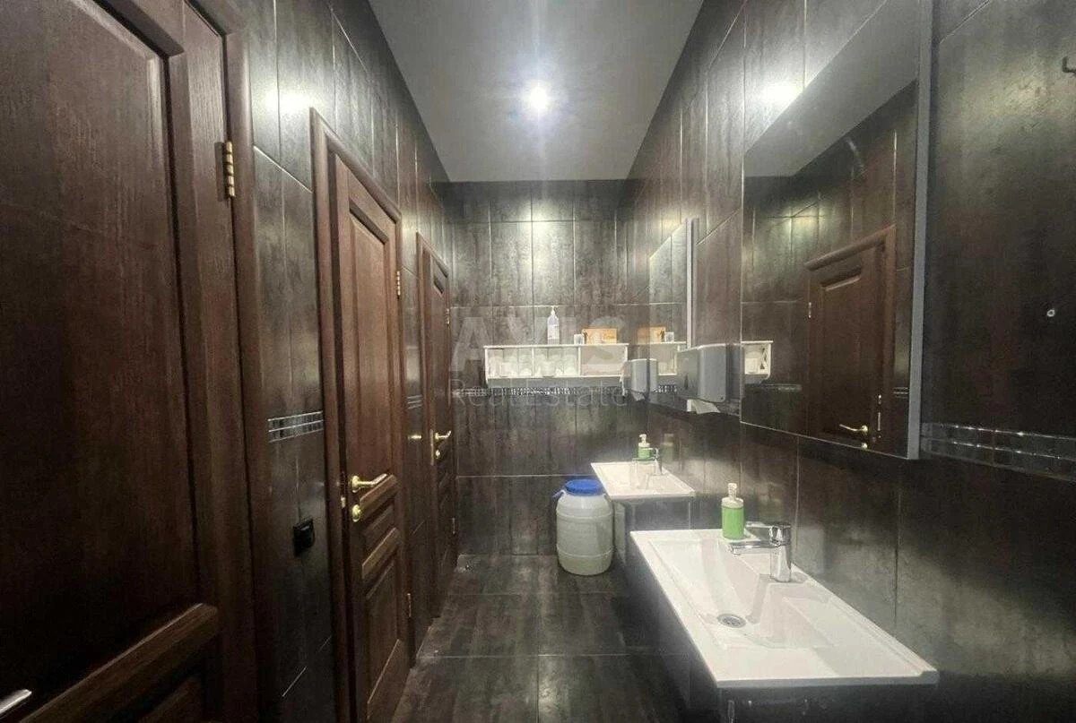 Office vul. Velyka Vasyl'kivs'ka 72, 460m2673184