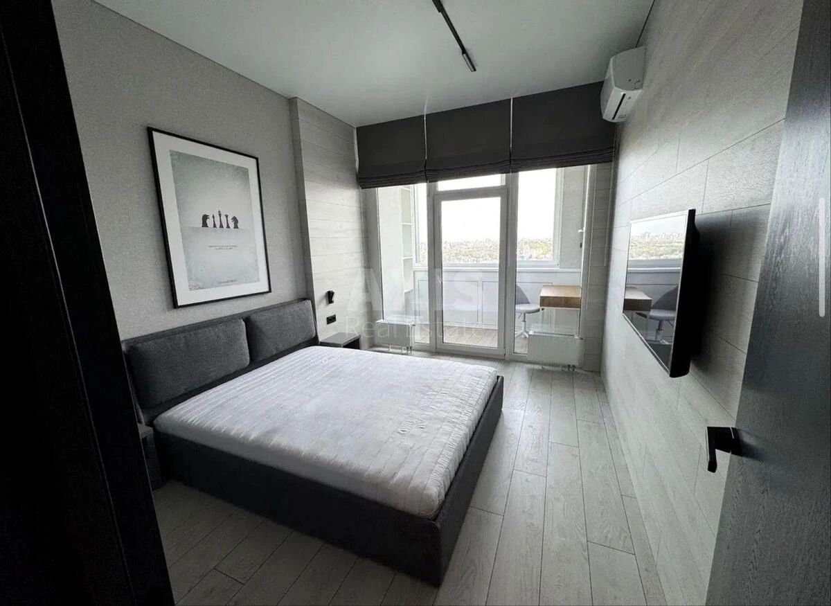 1k apartment pr-t Berestejskij 11623794