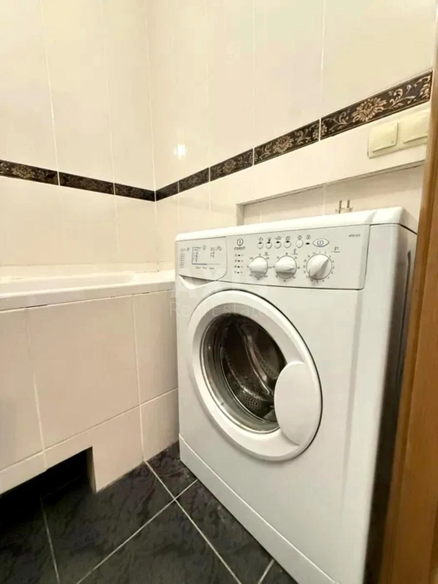 2k apartment vul. Myropil's'ka 256684013