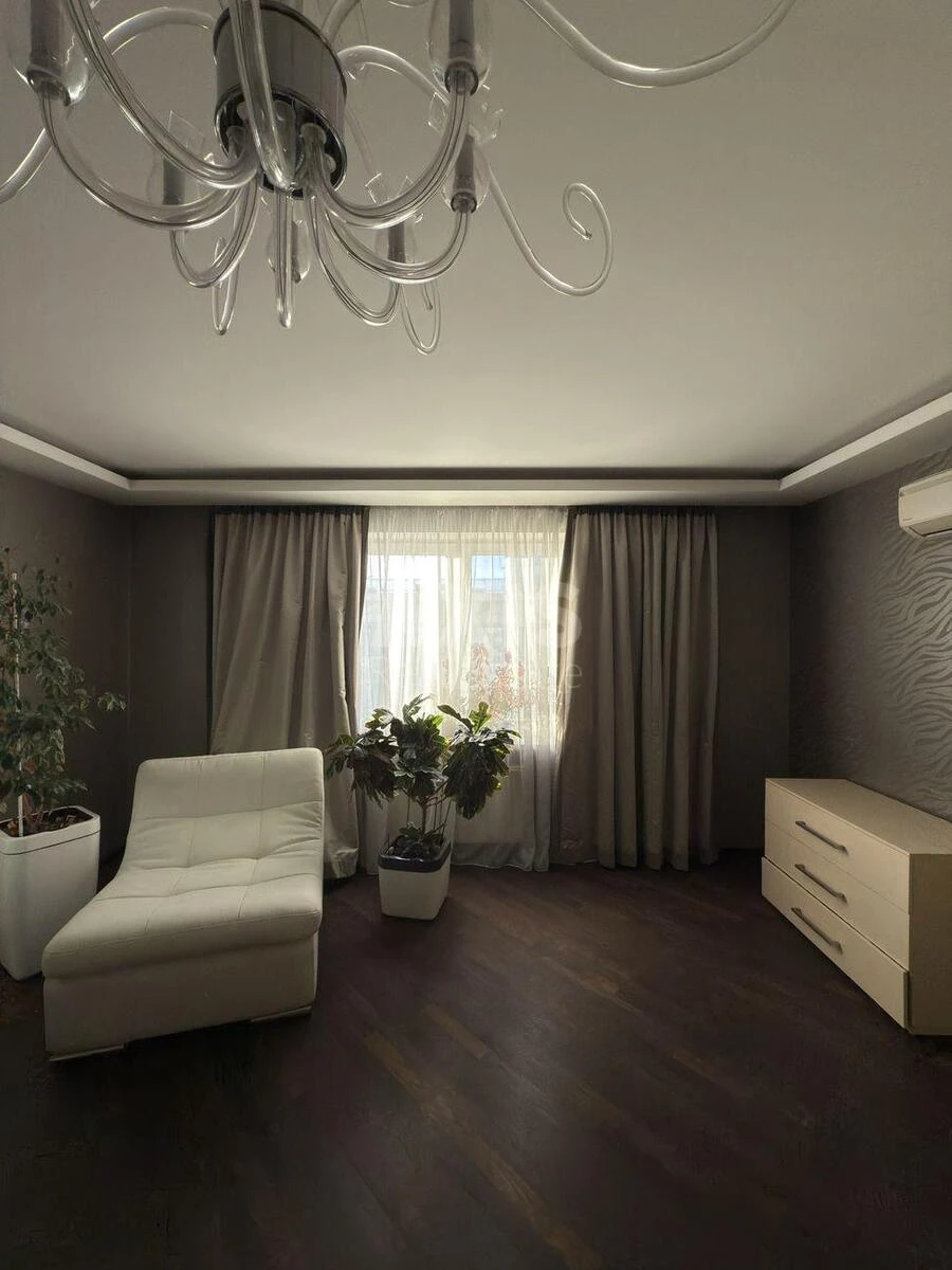 2к квартира бул. Дарницкий 8620556