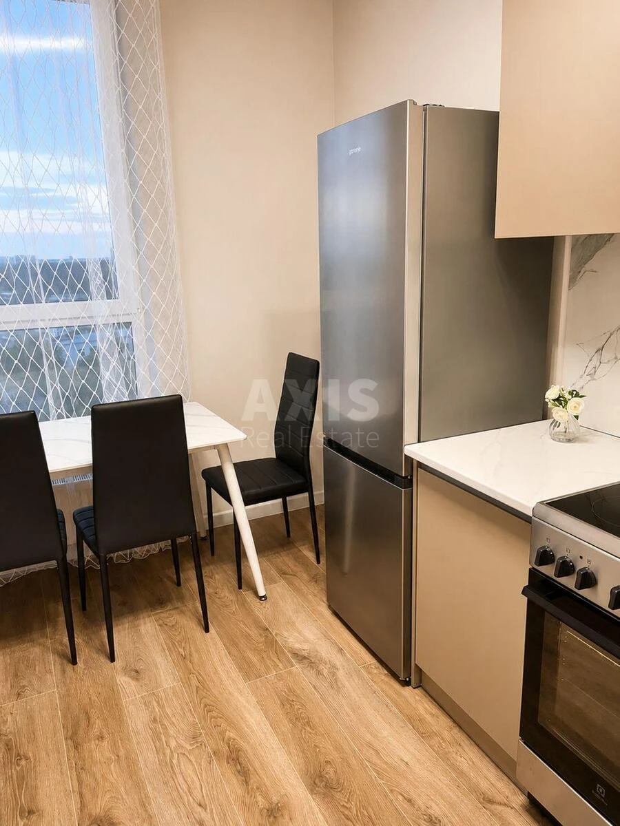 2k apartment pr-t Berestejskij 67712600