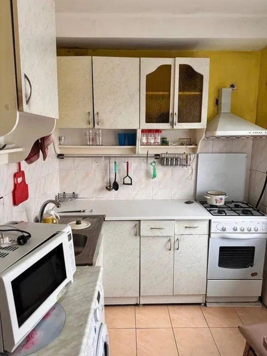 2k apartment vul. Bratyslavs'ka 18Б