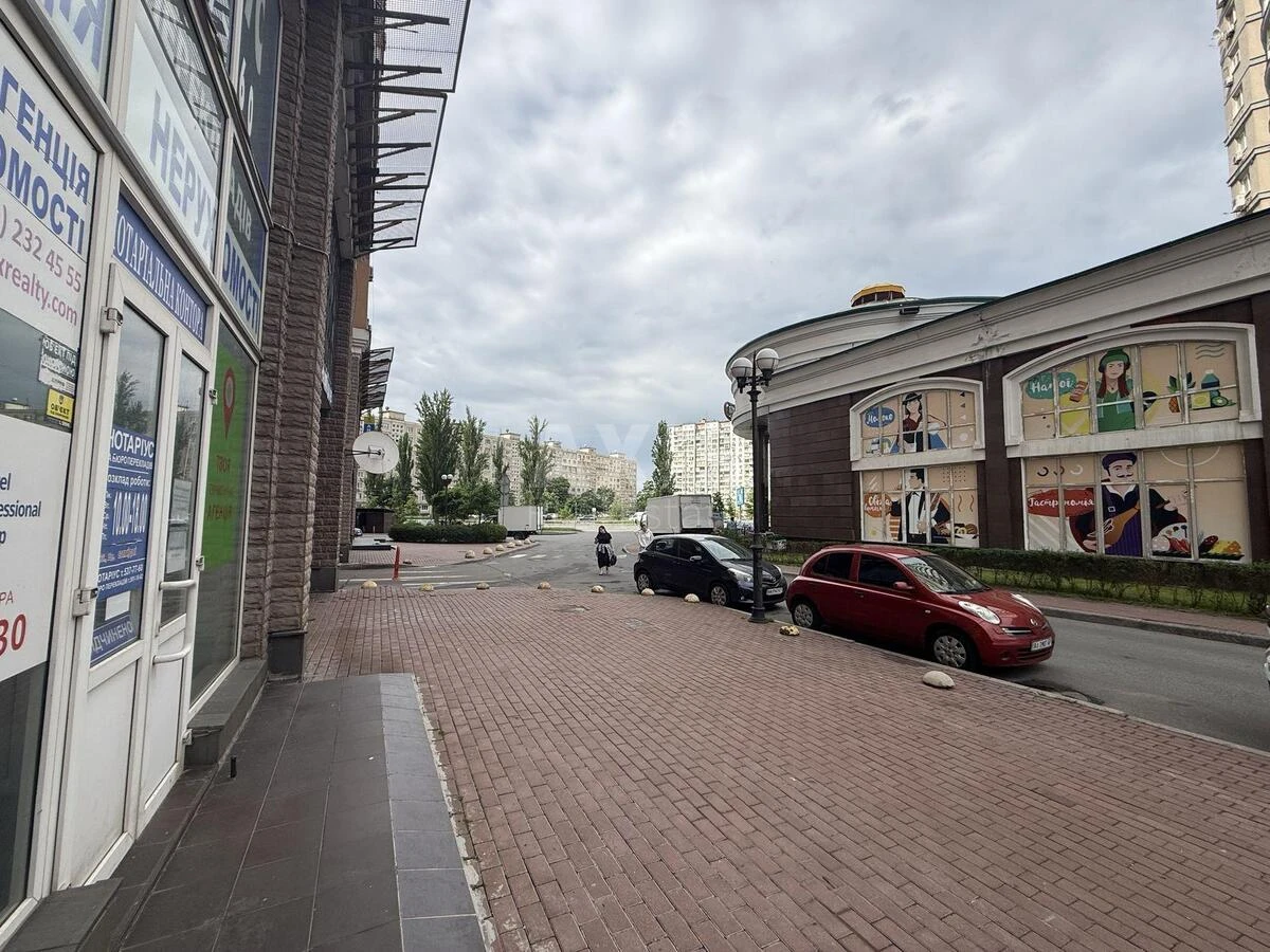 Office pr-t Volodimira Іvasyuka 8, 200m2686582