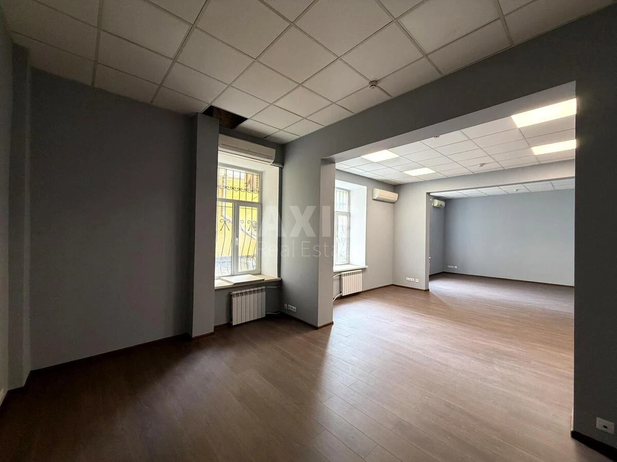 Офис ул. Евгения Чикаленко 25, 300м26891910