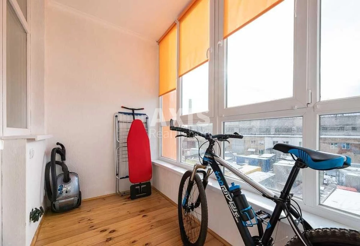 1k apartment pr-t Berestejskij 67539259