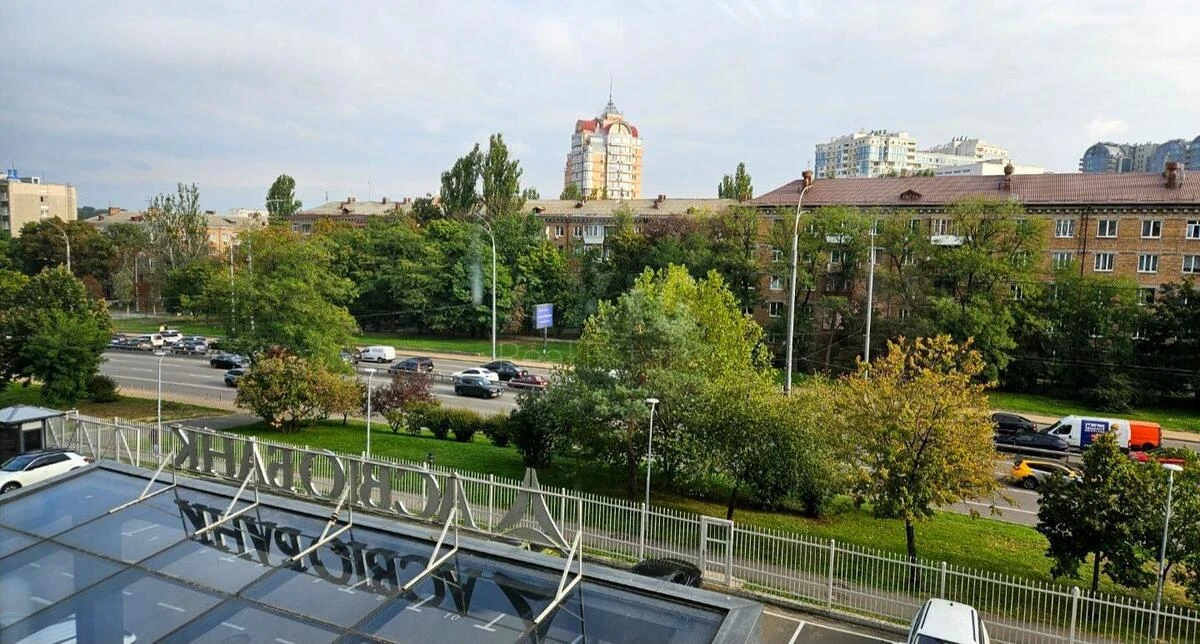 Офис бул. Николая Михновского 19А, 520м26686316