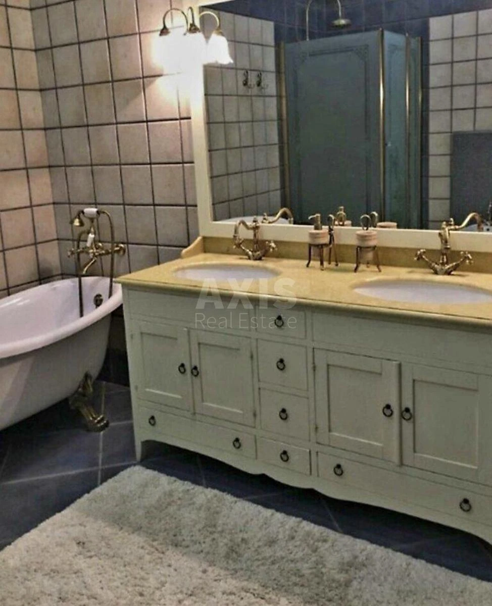 Дoм ул. Франко Ивана, 1000м2, город Киев3454510