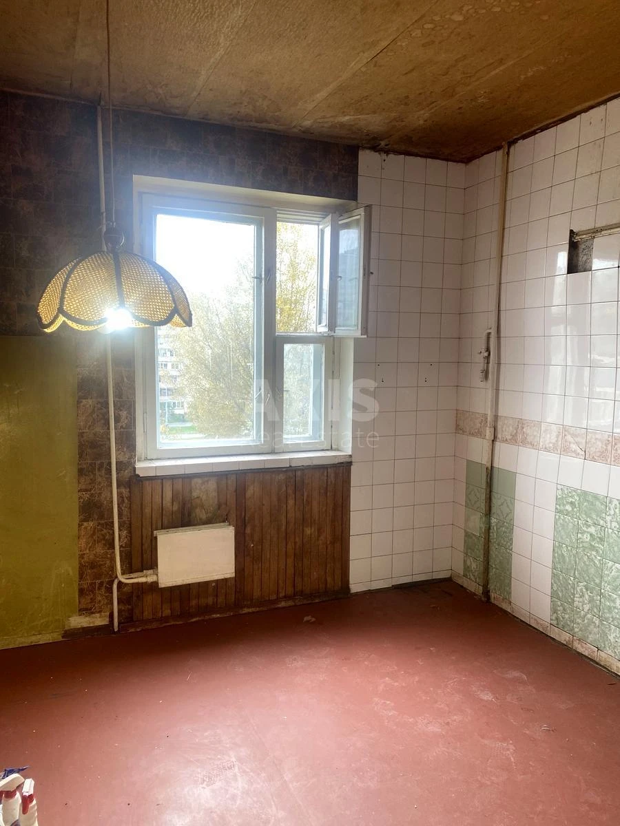 2к квартира ул. Сержа Лифаря 18631905