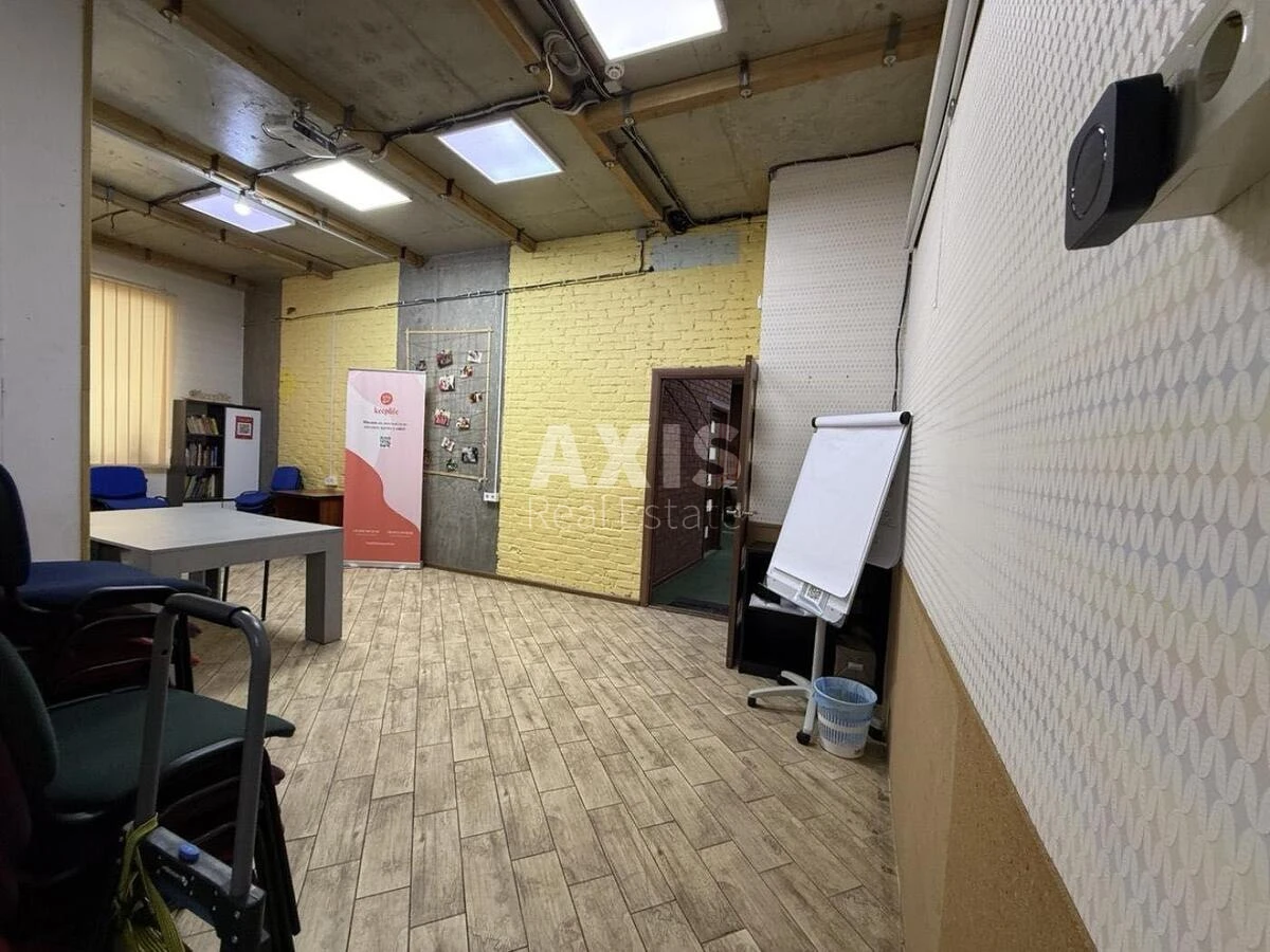 Office vul. Patriarha Mstyslava Skrypnyka 40, 166m27201421