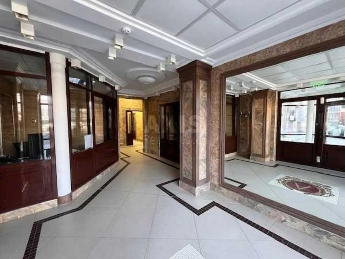 Office vul. Jevgena Konoval'cja 34, 111m2663002