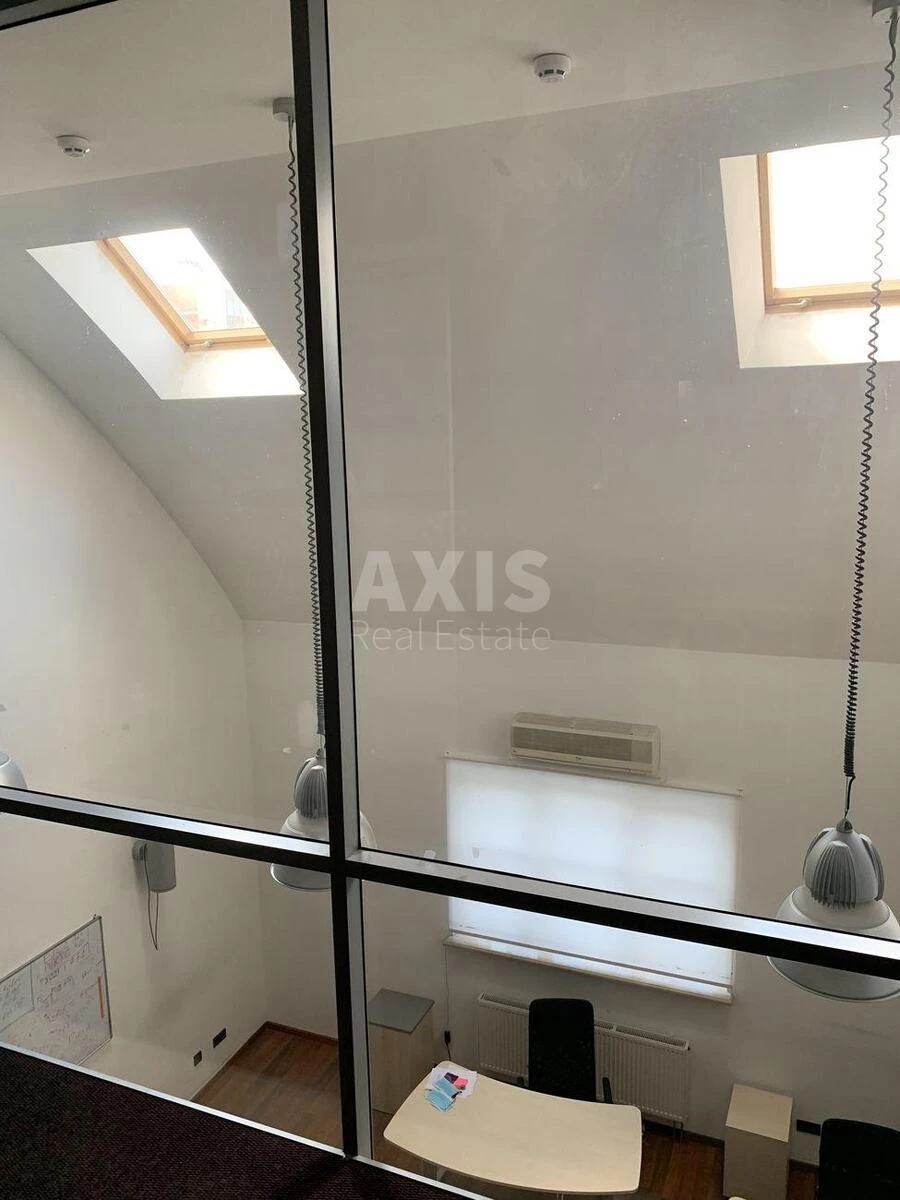 Office vul. Jevgena Konoval'cja 32А, 290m27086112