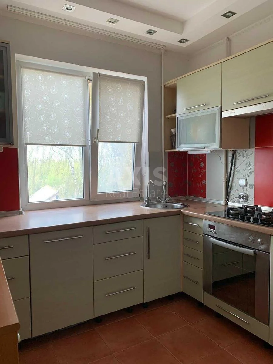 3к квартира бул. Лепсе Івана 40