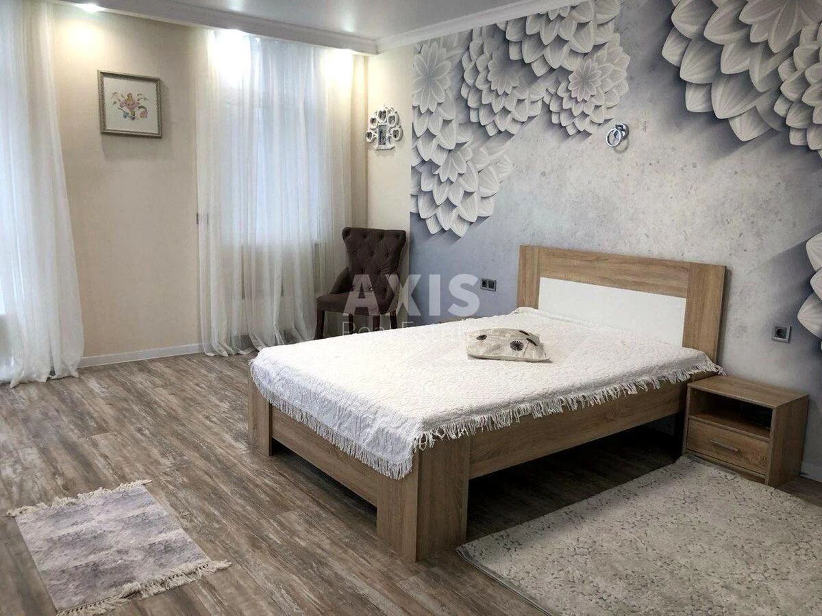 1k apartment vul. Rostyslavska 5B665778