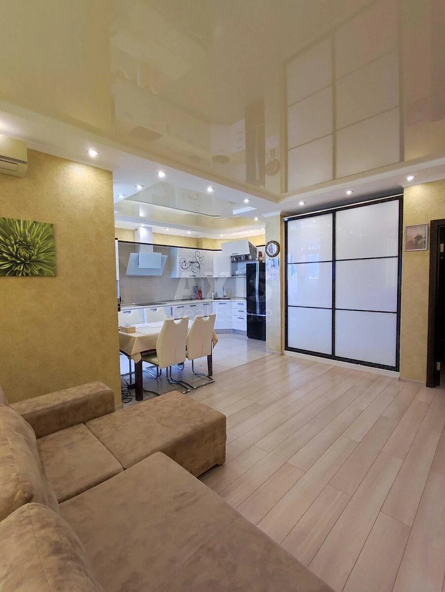 1k apartment vul. Revuc'kogo 7В69077