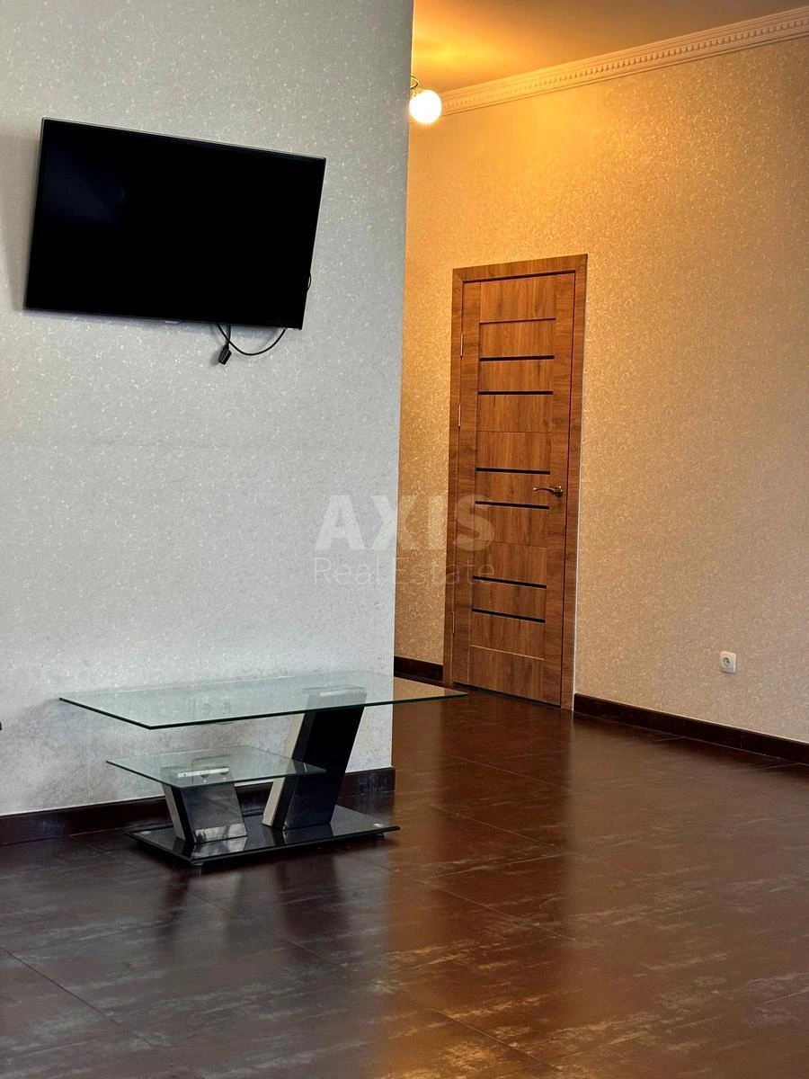 Офис ул. Антоновича 72, 125м26800420