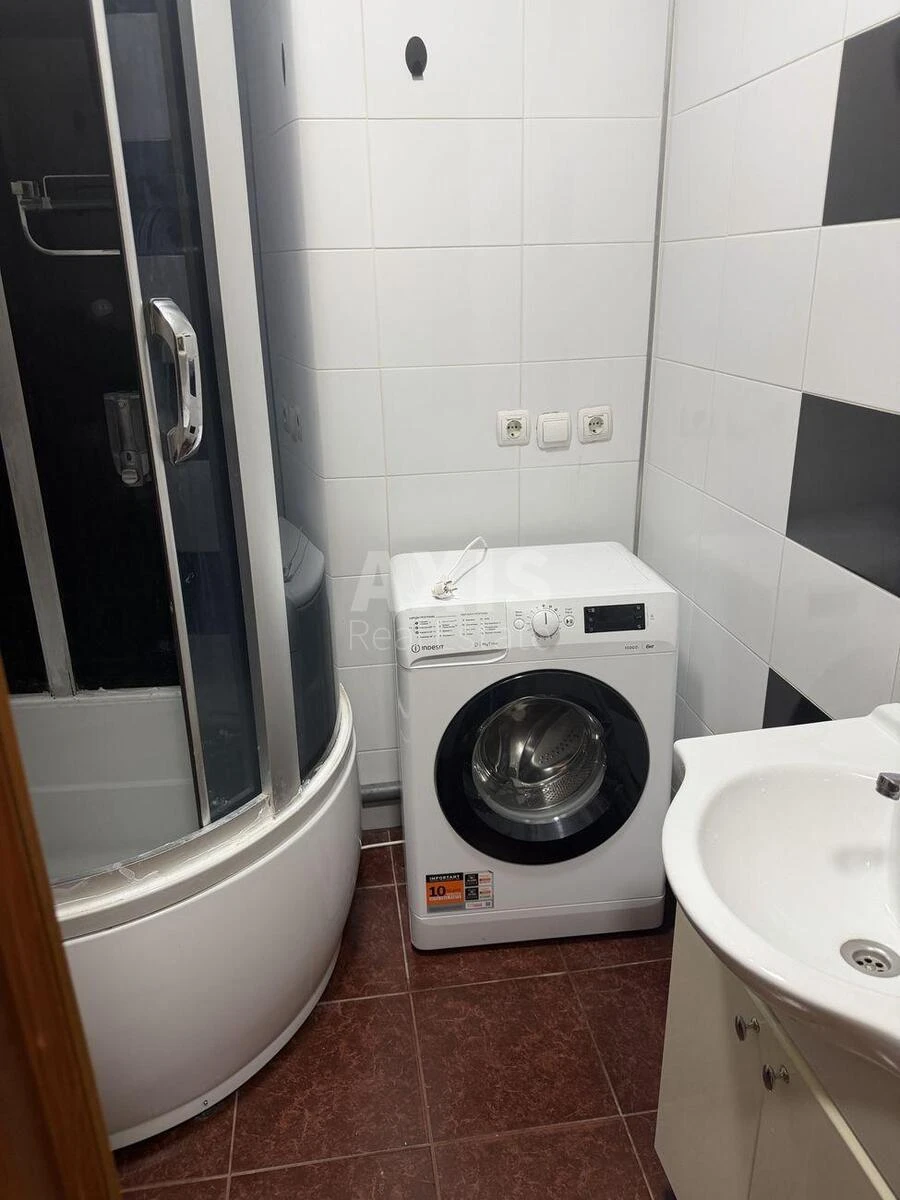 2к квартира пр-т Соборности 12696526